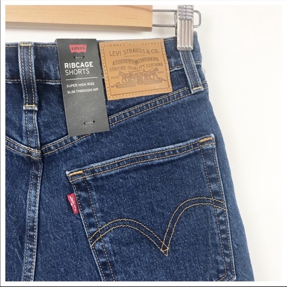 NWT Levi's Ribcage Distressed Cut Off Denim Shorts Size 25 - Picture 10 of 14